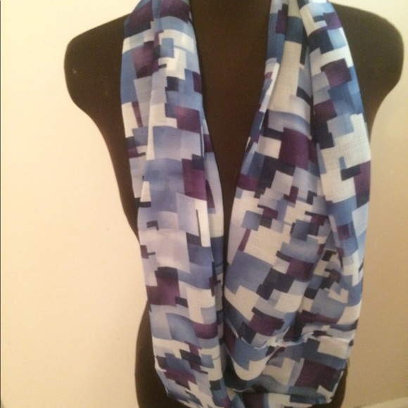 Handmade Abstract Design Blue Infinity Scarf - Picture 5 of 5